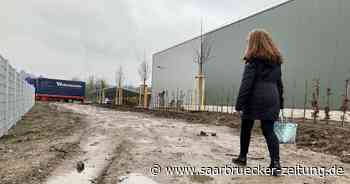 Zunächst Schotter als Provisorium: Für eine halbe Million Euro: Stadt Neunkirchen baut Fußweg zum Globus - Saarbrücker Zeitung