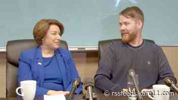 Klobuchar meets Minnesota man detained by Russians