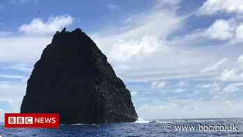 NZ professor snorkels over Tonga volcano