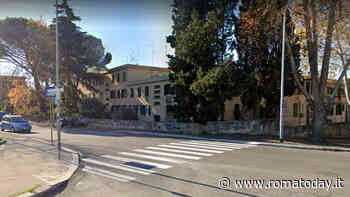 Incidente al Tufello: auto ribaltata dopo scontro con altra vettura, due feriti