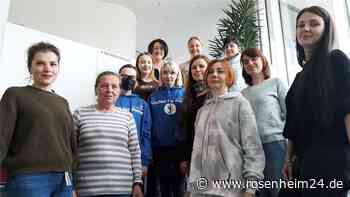 Was heißt „Wie kann ich Ihnen helfen?“ Stadt Kolbermoor bringt Deutschkurse für ukrainische Flüchtlinge auf den Weg