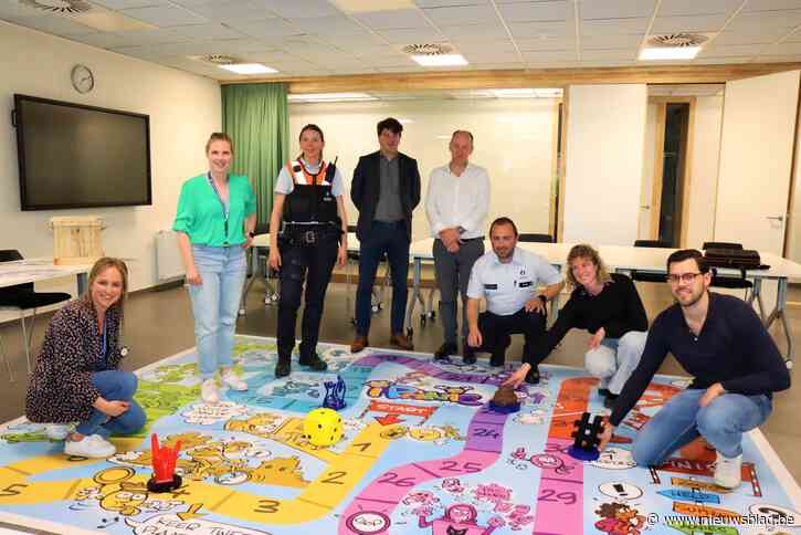 Politiezone Meetjesland Centrum brengt ‘iPanic’ uit: “We leren kinderen op een speelse manier hoe ze moeten omgaan met gevaarlijke situaties”