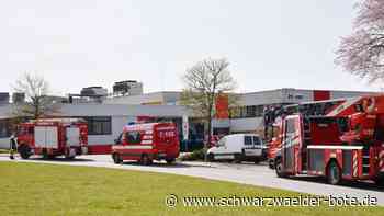 Maschine löscht sich selbst - Feuerwehreinsatz bei Herzog hGears im Sulgener Brambach - Schwarzwälder Bote