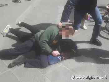 Un video inchioda il senegalese: cosa ha fatto agli agenti