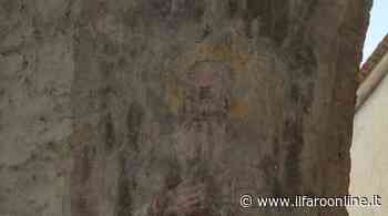 Fratelli d'Italia Minturno chiede di salvare l'affresco della Porta della Cappella - Il Faro Online - Il Faro online