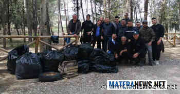 Matera, volontari a lavoro per ripulire dai rifiuti questa Riserva naturale: "i responsabili saranno pesantemente sanzionati". Le foto - Matera News