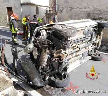 Prigioniero nell'auto ribaltata: portato in ospedale con l'elisoccorso - Prima Vercelli