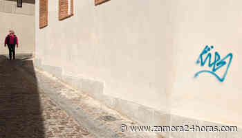Varios jóvenes, pillados ‘in fraganti’ realizando pintadas en fachadas de Zamora esta madrugada - Zamora 24 Horas
