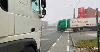 Opnieuw bromfietser aangereden aan oprit Carrefour | Erpe-Mere | hln.be - Het Laatste Nieuws