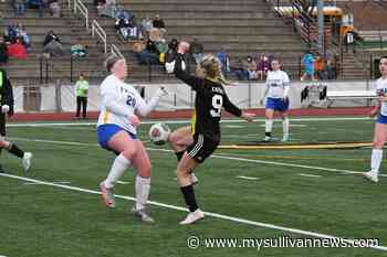 Lady Eagles Capitalize Against Fatima | Sullivan Independent News - Mysullivannews