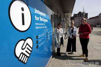 Am Augsburger Kö: Infopoint für Geflüchtete und Helfer - Radio Augsburg