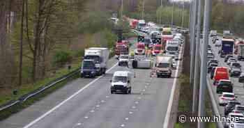 Gewonde bij ongeval met drie voertuigen op E40, zware file richting Brussel - Het Laatste Nieuws