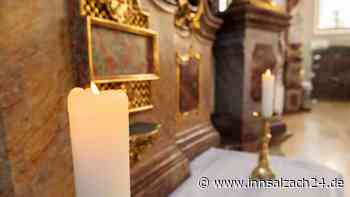 Verkohlte Gesangsbücher, verschmorte Mikrofone & Co.: Unbekannte randalieren in Kirche