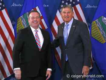 U.S. Senator Joe Manchin takes part in jubilant tour of Alberta's energy sector - Calgary Herald
