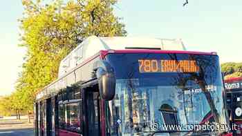 Bambino si perde sul bus 780, riabbraccia la zia dopo le ricerche