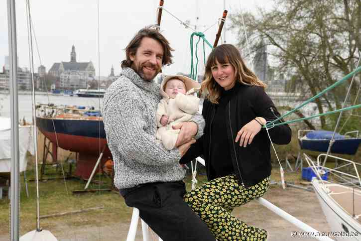 Max en Karlijn willen met bijna vijftig jaar oude zeilboot én baby op wereldreis: “Die roestlaag van 5 centimeter was wel een tegenvaller”