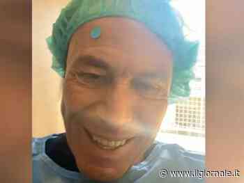 "Vedo tutto storto". Venditti operato a un occhio