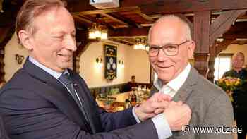 Jenaer Malermeister bekommt die goldene Ehrennadel