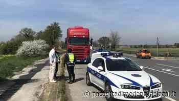 Spilamberto, camion investe pedone: paura alla “Baranzona” - La Gazzetta di Modena