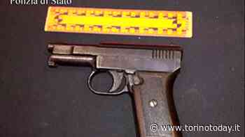 Torino, teme che la ex moglie abbia trovato e gettato una pistola e inizia a minacciarla - TorinoToday
