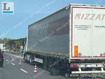 Pontina, tir fermo e tamponamento a catena: due chilometri di coda - latinaoggi.eu