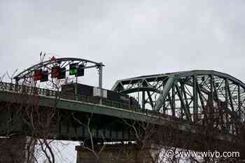 Canadian man with wire cutters charged with eluding Peace Bridge inspection