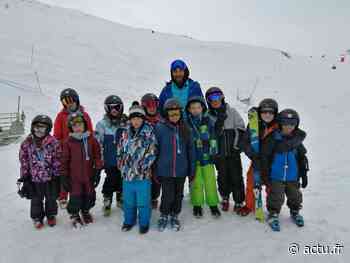 En classe de neige, les élèves de Guerville rencontrent un multiple champion du monde de ski ! - actu.fr