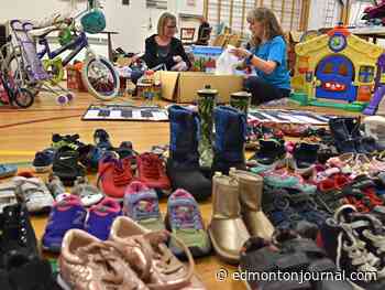 Lynnwood School fills gym with donations for Afghan refugee families in its community