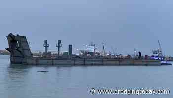 CSD Lorraine Hooks hull starts Galveston to Houston tow - Dredging Today