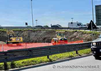 Rotatoria a tempo, partiti i lavori Troiani esalta l'opera Medori critica: «Soldi buttati» - Cronache Maceratesi