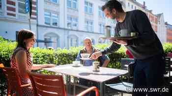 Können Flüchtlinge aus der Ukraine den Fachkräftemangel in der Gastronomie lösen? - SWR Aktuell