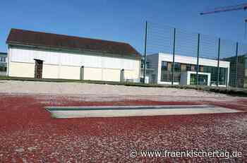 Das Arnold-Gymnasium in Neustadt bei Coburg soll eine neue Sporthalle bekommen. Aber die wird teuer. - Fränkischer Tag
