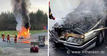 A73 bei Zapfendorf: Auto brennt nahezu vollständig aus - Ersthelfer müssen verletzt in Krankenhaus