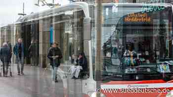 Verkehr - Hamburg - Hochbahn: Fahrgastzahlen durch Lockerungen wieder gestiegen - Wirtschaft - SZ.de - Süddeutsche Zeitung - SZ.de