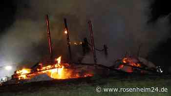Flammen wüten auf Bauernhof: Großeinsatz für die Feuerwehr