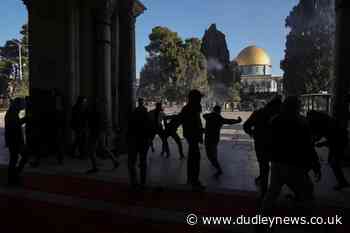 Dozens of Palestinians injured in tensions at mosque in Jerusalem - Dudley News