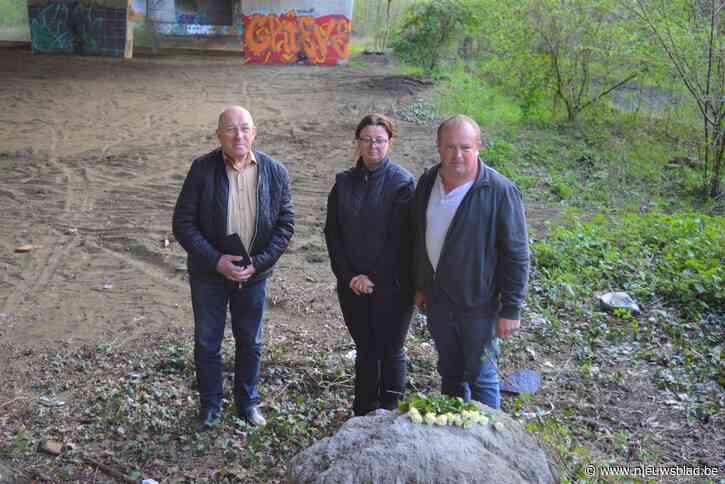 “Hun familie kan niet vanuit Rusland en Polen komen, daarom houden wij bloemenhulde voor slachtoffers”