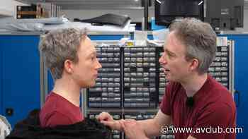 YouTuber Tom Scott goes face to face with his robot doppelgänger - The A.V. Club