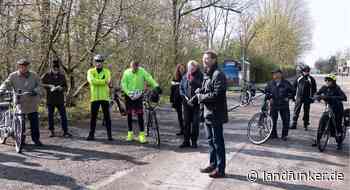 Forst | Frostige Temperaturen und Polizei halten vom Demonstrieren auf dem Radl nicht ab. - Landfunker
