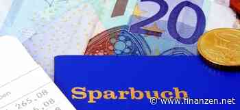 Inflation und Zinsflaute hält Deutsche nicht von kaum verzinsten Sparformen ab - Sparbuch weiter beliebt