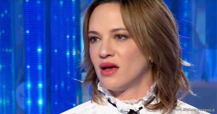Asia Argento: “A 8 anni chiesi a mia mamma si succhiare la tetta… Io ho una fissazione orale”