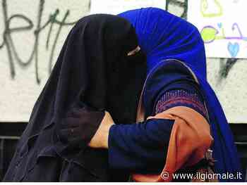 "Uniforme islamista". "Sciocchezze": scintille Macron-Le Pen