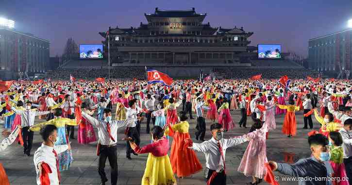 Nordkorea feiert «Tag der Sonne» mit Tänzen und Feuerwerk