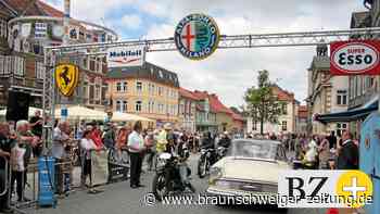Oldtimer kommen wieder auf den Marktplatz Königslutter