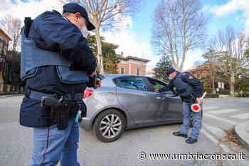 Foligno, rischia di investire un uomo poi finisce contro un bar - Il quotidiano che racconta l'Umbria - Umbria Cronaca