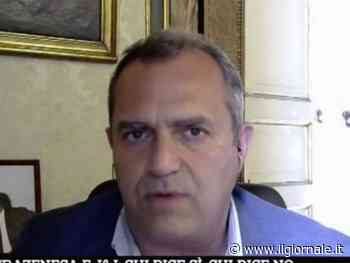 Giggino si traveste da Mélenchon: l'ultima farsa di De Magistris