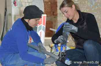 Rollentausch bei der Arbeitsagentur: Anzug gegen Arbeitskleidung - Tauberbischofsheim - Nachrichten und Informationen - Fränkische Nachrichten