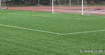 Vereinsvertreter sauer: Stadt Detmold sperrt Kunstrasenplätze - Lippische Landes-Zeitung