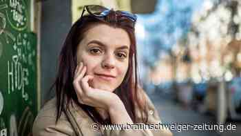 Ukrainische Lehrerin macht Online-Unterricht für Geflüchtete