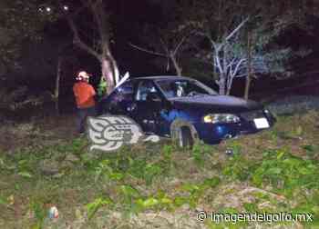 Tras accidente, dejan automóvil abandonado en Misantla - Imagen del Golfo